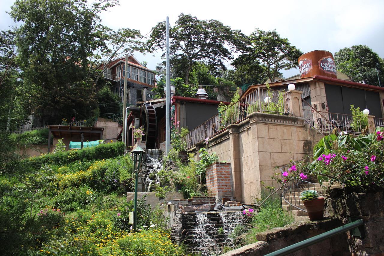 מלון Nueva San Salvador The Hobbit La Comarca מראה חיצוני תמונה